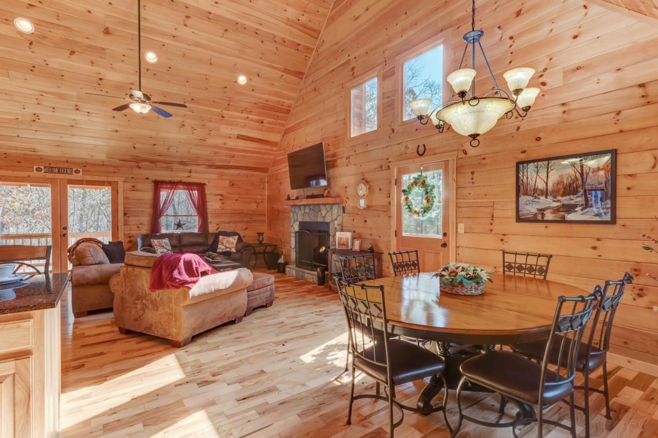 Hot-Tub 6 Seater, Fire-Pit, Master King Bed, Wineries, Pickleball, Resort Amenities Ellijay Exterior foto